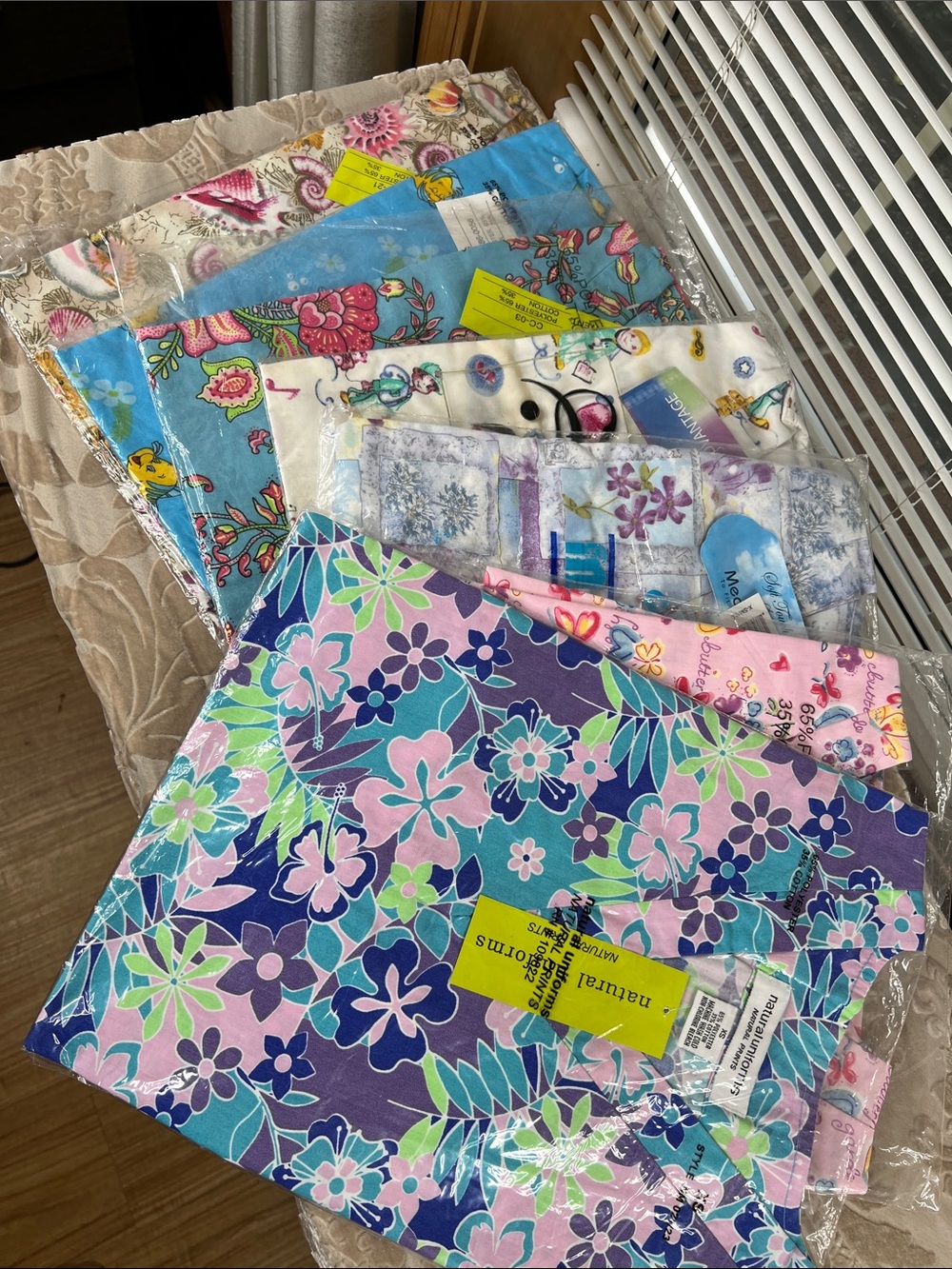 NWT Lot of 7 XS Scrub Tops